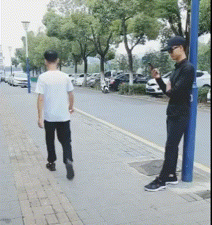 搞笑gif:我相信,这夫妻俩吵不过今晚,就又和好了