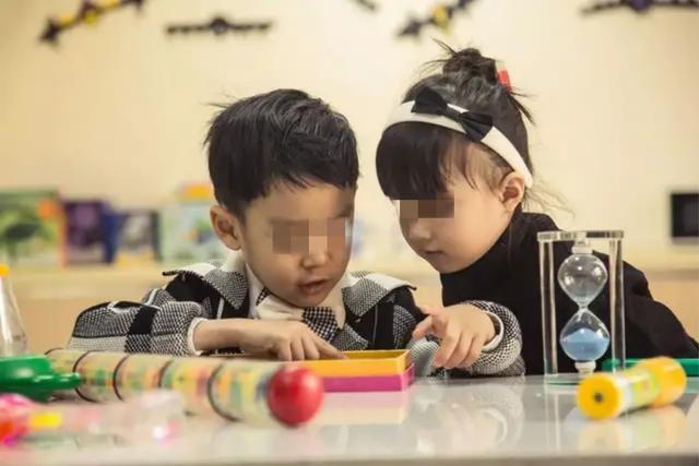 超级宝妈▲90后宝妈冲着大宝颜值生二胎，结果却“翻车了”，网友：失策了