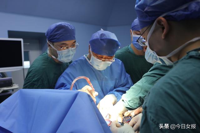 你的育儿经|努力要二胎的45岁女子半年时间肚子疯狂长大：食欲减退竟不是怀孕，而是长出十斤的它