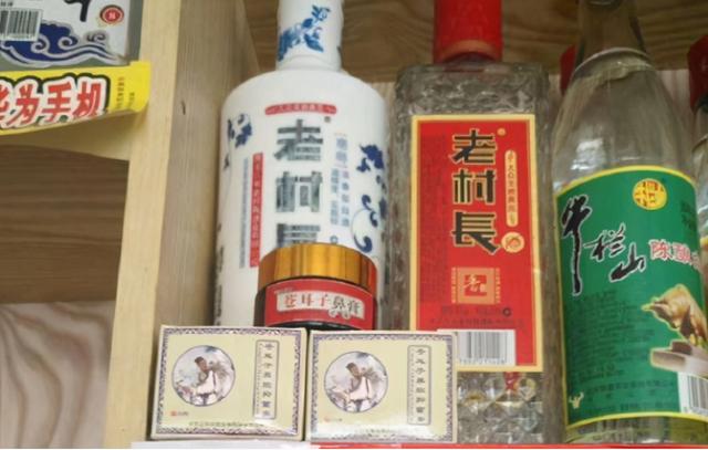 土到掉渣的光瓶酒，每年赚走80亿，直接把中国九大名酒干倒在地