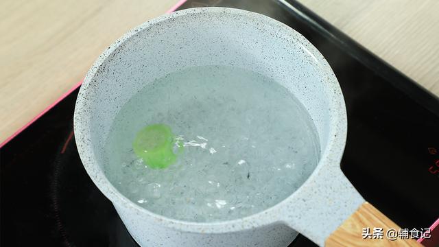 「超级宝妈」这样的披萨，好吃又补铁，补钙更是没的说，还不赶紧安排