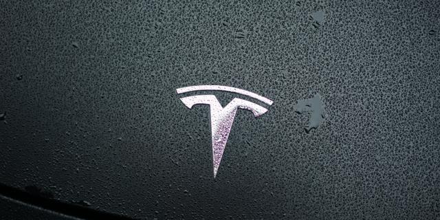 马斯克|马斯克上周亏损270亿美元 | 悦读全球