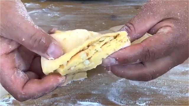 玉米面最好吃的做法，看着都流口水，暄软细腻，越嚼越香