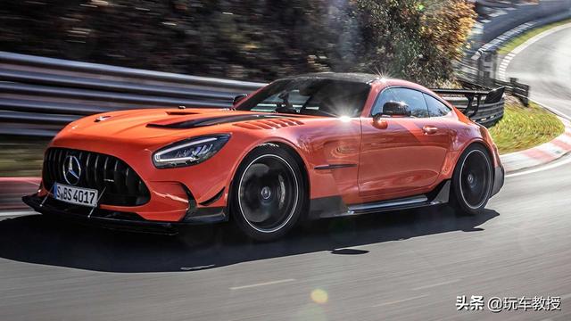 这辆奔驰AMG GT 竟然打败了V12大牛！还有敌手吗？