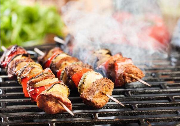 年纪轻轻就得肝癌？医生：或与这几个因素有关，要尽量避免