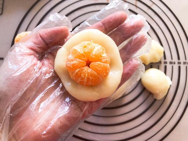 让孩子欲罢不能的橘子糯米糍，做法很简单，几块钱成本就搞定