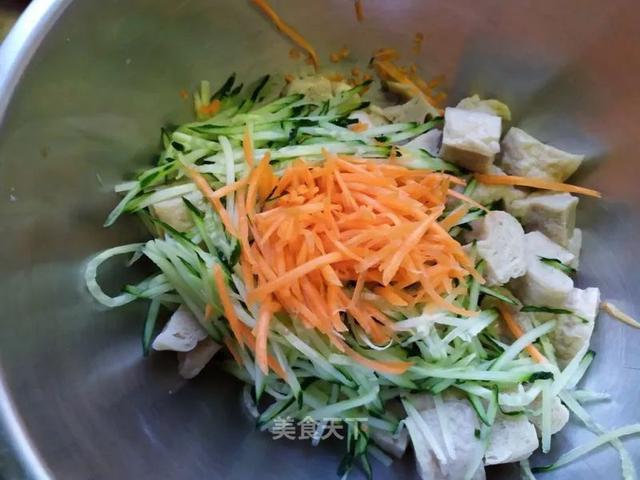 自制烤面筋，干净卫生，味道一点也不比外面卖的差！超级美味