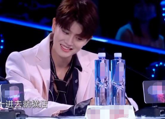 惊落梧桐|任嘉伦被问异地恋过吗？他下意识反应引热议，还好佟丽娅及时圆场