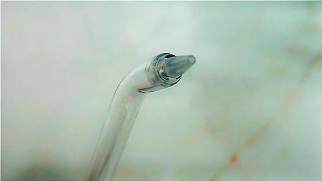 口腔清洁新工具，深度洁牙新体验——罗曼与丁香医生联名款冲牙器