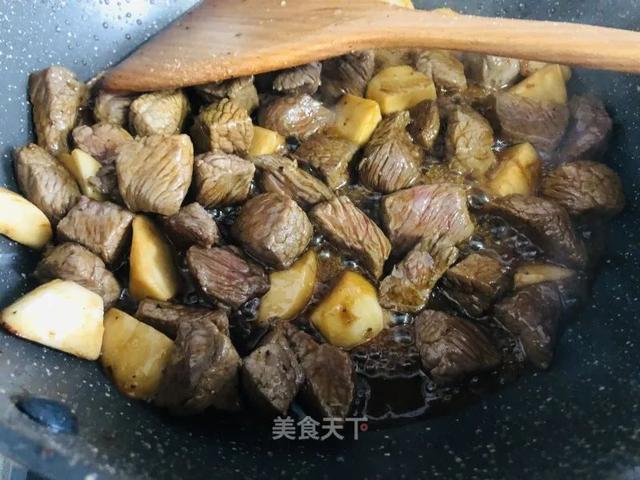 杏鲍菇牛肉粒：一口一块牛肉，真的太满足了