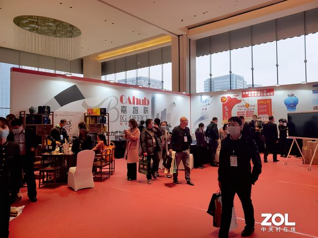 互联网+思维做事 产品&amp;解决方案两手抓