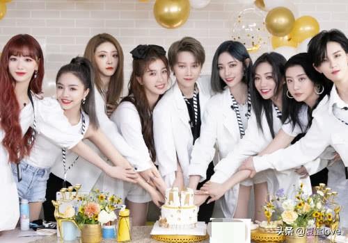 退场|赵小棠安崎加入《夏日冲浪店》，宣传海报引不满，看不起新人吗