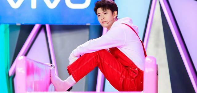 村口西凉花|任嘉伦顾川一角上线，是他最爱的角色，跟邢菲合作