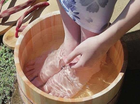 玻璃球的空气|怀孕不仅是肚子大，双脚也得跟着大，孕妈表示头大