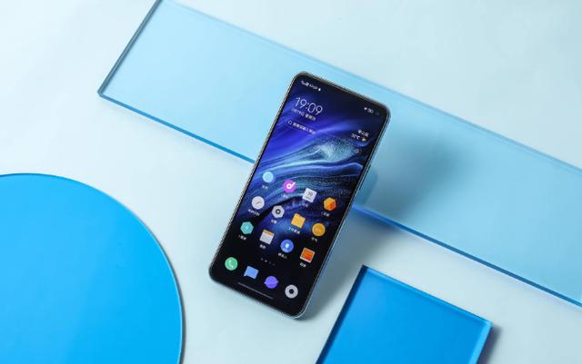 便宜好用！友商给平民党贴心福利，续航和拍照媲美中端机