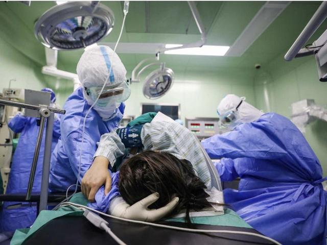 你的育儿经|“剖腹产的时候，可以让医生顺便割下脂肪吗？”医生：你想太多了