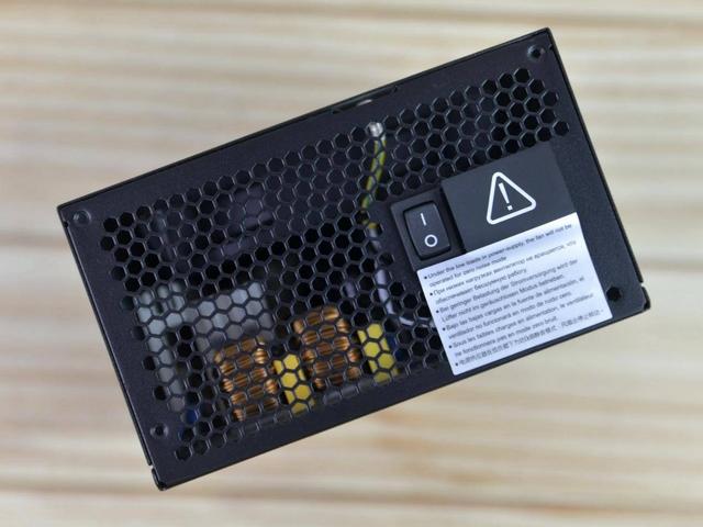 高效稳定，平衡散热与静音，骨伽GEX750金牌全模组电源装机