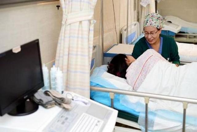 暖洋洋的灯光|孕妈进入产房生孩子，5样东西必须带全，其他可以不带，可别嫌多