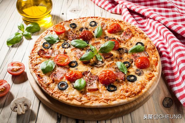 教你用剩米饭做披萨，经济实惠的家常美食，酥脆鲜香，老少都喜欢