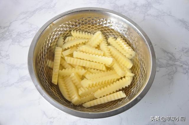 土豆|一块钱的土豆，切一切，煎一煎，加点料拌起来，原来这么好吃