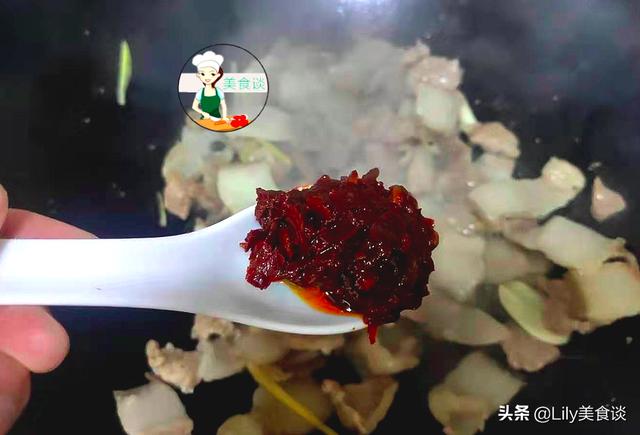 入冬后，最馋这道菜，比回锅肉还香，每回炒一盘，一锅米饭不够吃