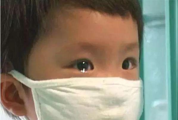 「超级宝妈」这种衣服，再好看也不能给孩子穿，尤其是7岁以内的宝宝