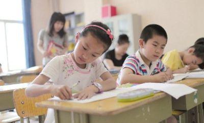 【超级宝妈】孩子睡前帮他做这3件事，不用上辅导班，孩子也能比同龄人更聪明