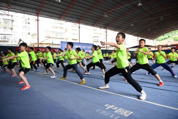 学生|全民健身｜体育夏令营里度暑期