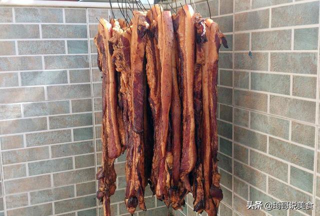 腌腊肉时，别用烟熏了，多加“这味料”，腊肉保存久，咸香味道好