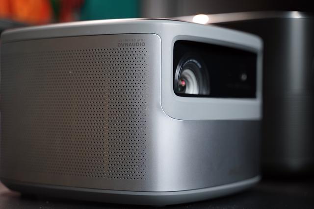 5000元档位投影对决——坚果J10、腾讯极光T6对比测评