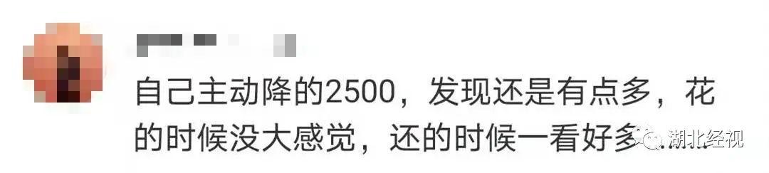 孩子哭着要吃，奶奶就是不买！网友吵翻：50元1斤的草莓该不该给孩子买？