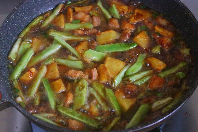 炖豆角，看着简单不会真做不好，牢记3点，才能鲜香下饭滋味浓郁