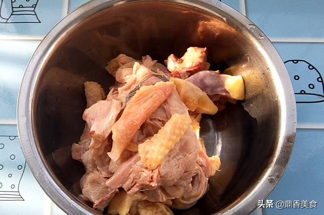 做鸡肉蒸豆腐，记住&quot;2用1窍门&quot;，鸡肉鲜亮，豆腐滑嫩，超入味