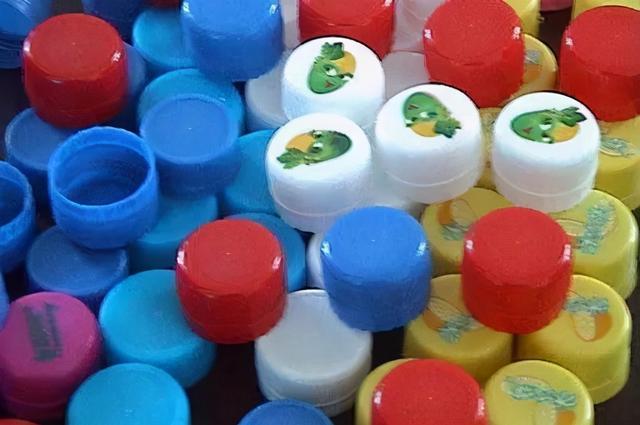 养花烂根最常见，怎么从根本上解决？学会这3招，不积水不烂根