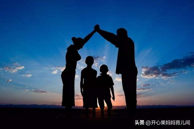 【你的育儿经】"你再不听话就受罚"比虎妈更伤孩子的,是父母的"巨婴式心理"