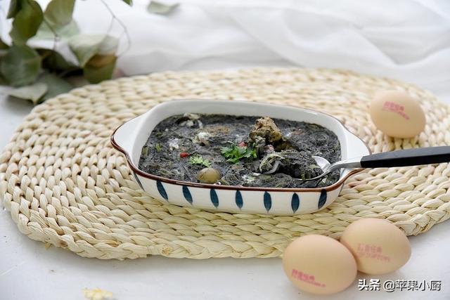 三个鸡蛋一段葱，蒸的小海鲜味道真不错，好吃不好看，真挺鲜的