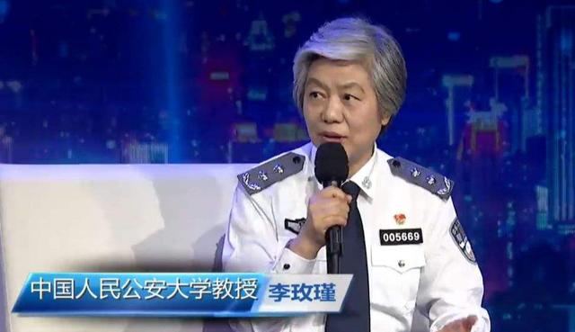 超级宝妈:女儿被欺负妈妈打回去,对方爸爸:小孩子打架很正常,大人别掺和