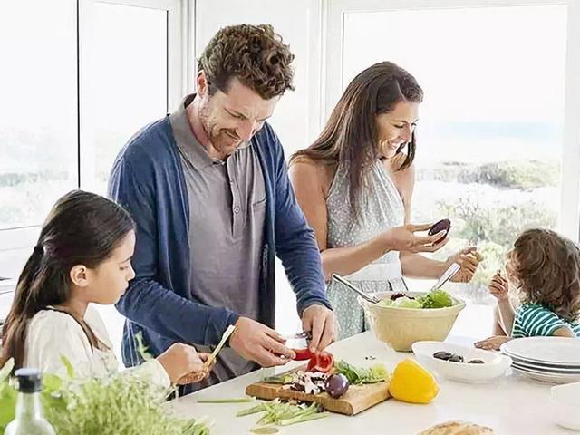 #你的育儿经#孩子心智总成熟不了?专家:爸妈这样来示弱,儿子表现妥妥地
