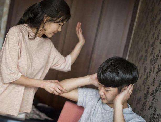「超级宝妈」“经常挨打”和“从不挨打”的孩子，将来差别很大，父母别不在意