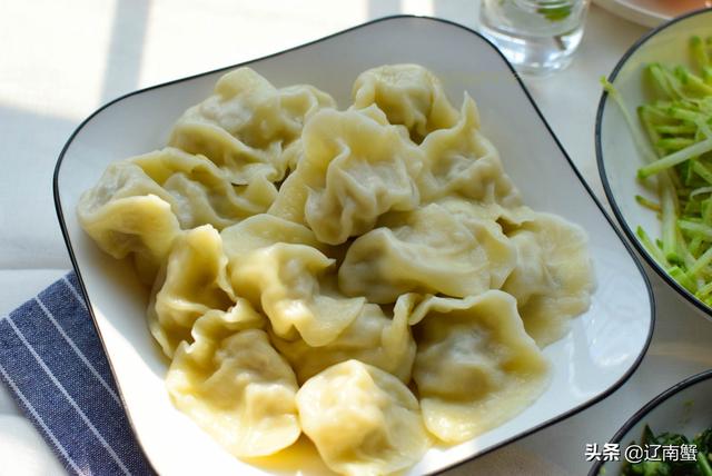 50岁阿姨一个人的冬至午饭，除了饺子，这两道爽口菜也超好吃