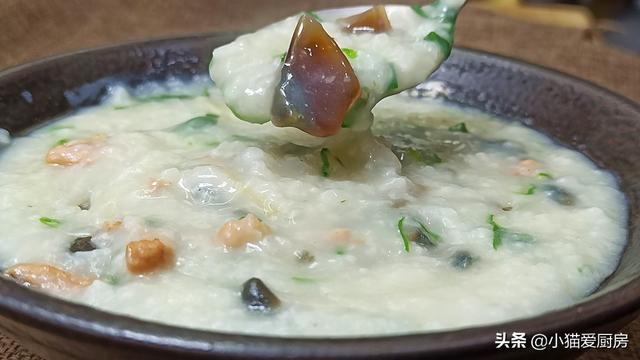 做皮蛋瘦肉粥时，别直接下锅，小猫教你正确做法，营养好吃，真香