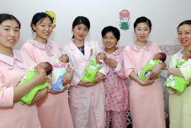 我们的那些年|准妈妈肚子大如“脸盆”，产检后发现怀上5胞胎，老公：造孽啊