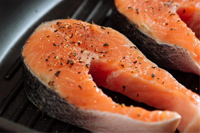 圣诞节，美国吃的大餐，欧洲吃的大餐，中国吃的大餐，差别大了