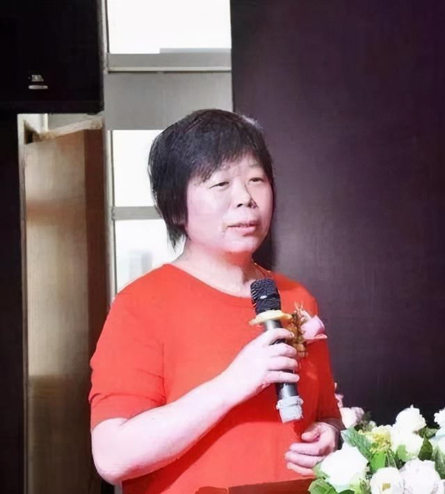 郭台铭老谋失算！10年富士康女工，抢东家生意，身价超580亿