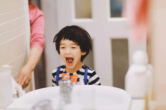 你的育儿经：你还在朋友圈晒娃吗？这些记录不删除，后果挺严重