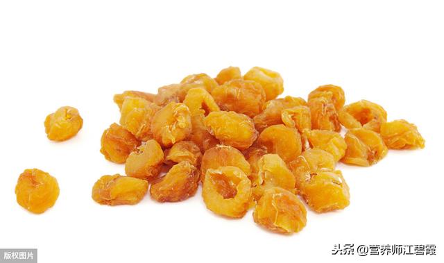 「超级宝妈」产后贫血胃口差，推荐产后补血的十种＂零食＂，轻松补血没负担