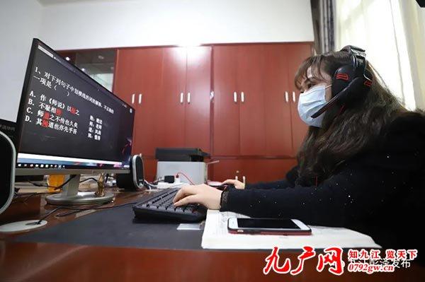 [你的育儿经]停课不停学 线上教学“一校一策”