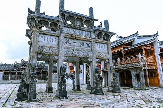 『玩乐足迹』贵州黔南的千年古镇，到处都是古建筑群，更有世界上最大的古戏楼