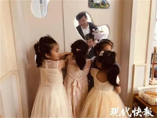 初夏薄凉|实力“团宠”！幼儿园里办婚礼，41个萌娃把老师“嫁”了
