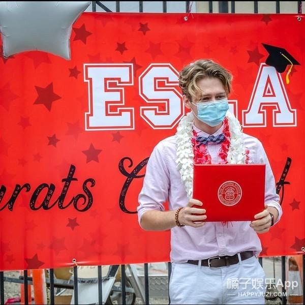 原味哆啦|还记得《钢铁侠3》里救下Tony的男孩吗，他现在长这样